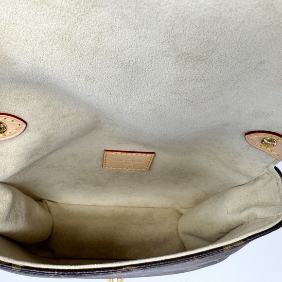 Louis Vuitton Saumur BB bag - Picture 9 of 11